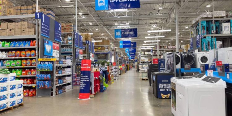 Lowe’s quietly edges past Home Depot in battle for shoppers