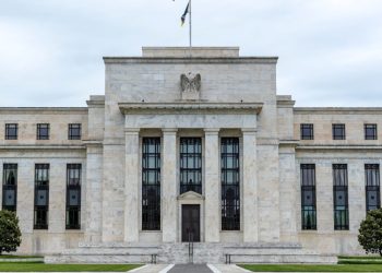 Outgoing Fed president issues blunt warning on economy 