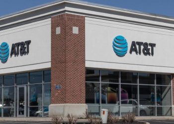 AT&T drops 3 new phone plans to keep customers from switching