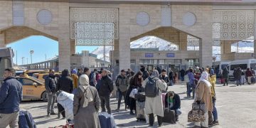 Americans in more than a dozen Middle East nations urged to flee