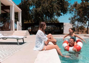 63-year-old outdoor retailer closes 80 stores