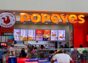 Major fried chicken franchisee shuts stores in bankruptcy filing