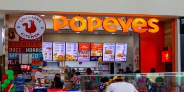 Major fried chicken franchisee shuts stores in bankruptcy filing